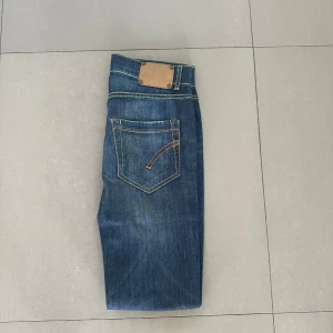 dondup jeans ( dam ) - ett par riktigt feta dondup jeans, helt nya, strlk 27, modell slimfit  hör av er vid intresse!