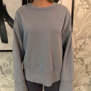 Sweatshirt  - Så snygg tröja från hm i storlek xs men oversized 