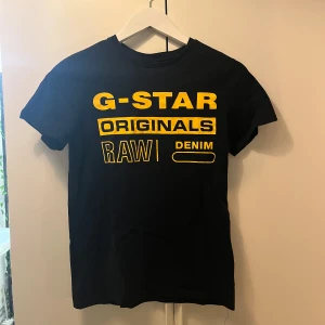 G-star T-shirt  - G-star T-shirt för 14åringar, 164cm, skulle säga att den är som en XS. Endast använd ett fåtal tillfällen, fint skick.