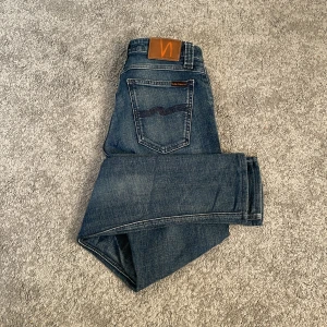 Nudie Jeans - Tja, säljer ett par nudie jeans, ett par super snygga jeans.✨🥂 Nypris 1600kr😳 Leverans sker med PostNord eller Instabox inom 1-2 dagar🤝✅