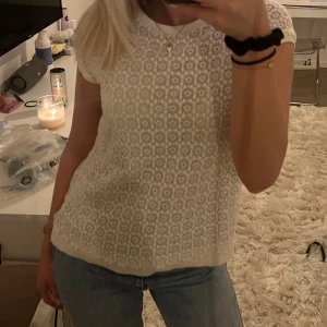 Blus - Blus från zara, skulle säga att den är som en S/M 🫶