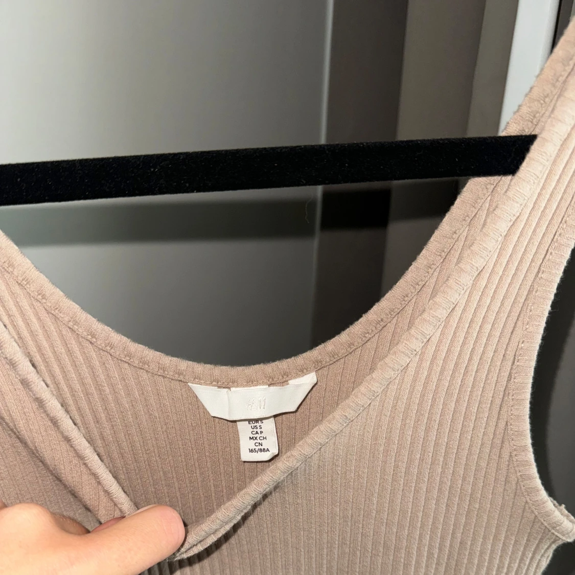 Ribbad klänning - 91