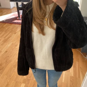 Teddy jacka - Mysig Teddy jacka från hm, säljer då den inte används. Helt slutsåld 💓