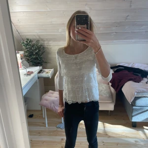 söt topp💖 - söt topp från hm barnavdelningen💖 är 146-158 men passar någon som har xxs