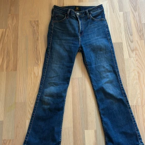 Leejeans  - Jeans! Storlek: W28 Bra sick, köpte av ngt annan, säljer pga att dem inte passa💕