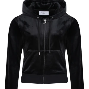Juicy Couture - Säljer en supermjuk och snygg svart velour sett från Juicy Couture. Perfekt för en chill dag eller en avslappnad utekväll. Hör av dig vid frågor 💝