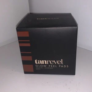 Tanrevel  - Jag säljer mina tanrevel Glow peel pads pågrund av att jag råkade beställa 2. Därav har jag också förpackning kvar. Kostar 400 nya. Men säljer för 230. Kan gå ner till 200 vid snabb affär.