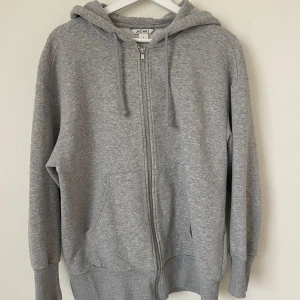 Luv tröja - Huvtröja från Monki, lite längre i modellen.