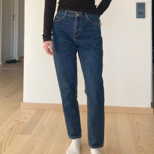 Jeans Mango - Mom jeans från Mango i storlek 36. Mycket bra skick. 