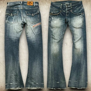 Hysteric Glamour flare jeans  - bootcut/flare studded hysteric jeans perfekt passform, dehär e en intressekoll 😍 jag e 184 och brukar ha W30 så dessa är ca 30x34. skicka bud! 