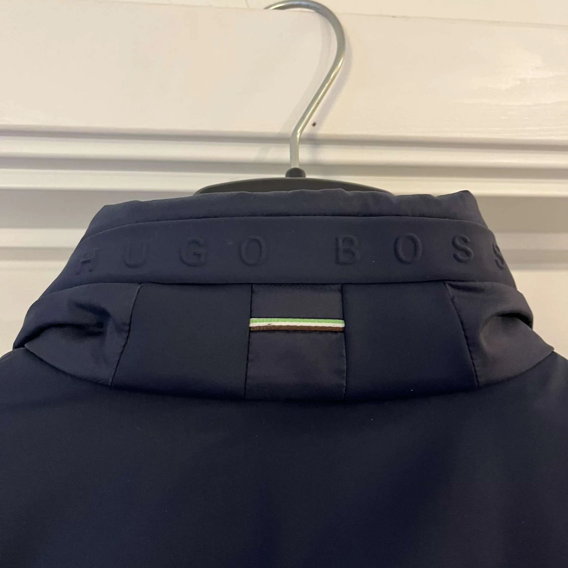 Hugo Boss jacka  - 90