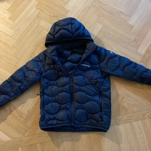 Peak performance jacka - Peak performance jacka i storlek 170cm Inga defekter