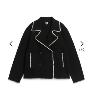 Arket - skepparjacka - Lite oversized, strl S. Använts men är hel och fin Originals priset: 1490kr