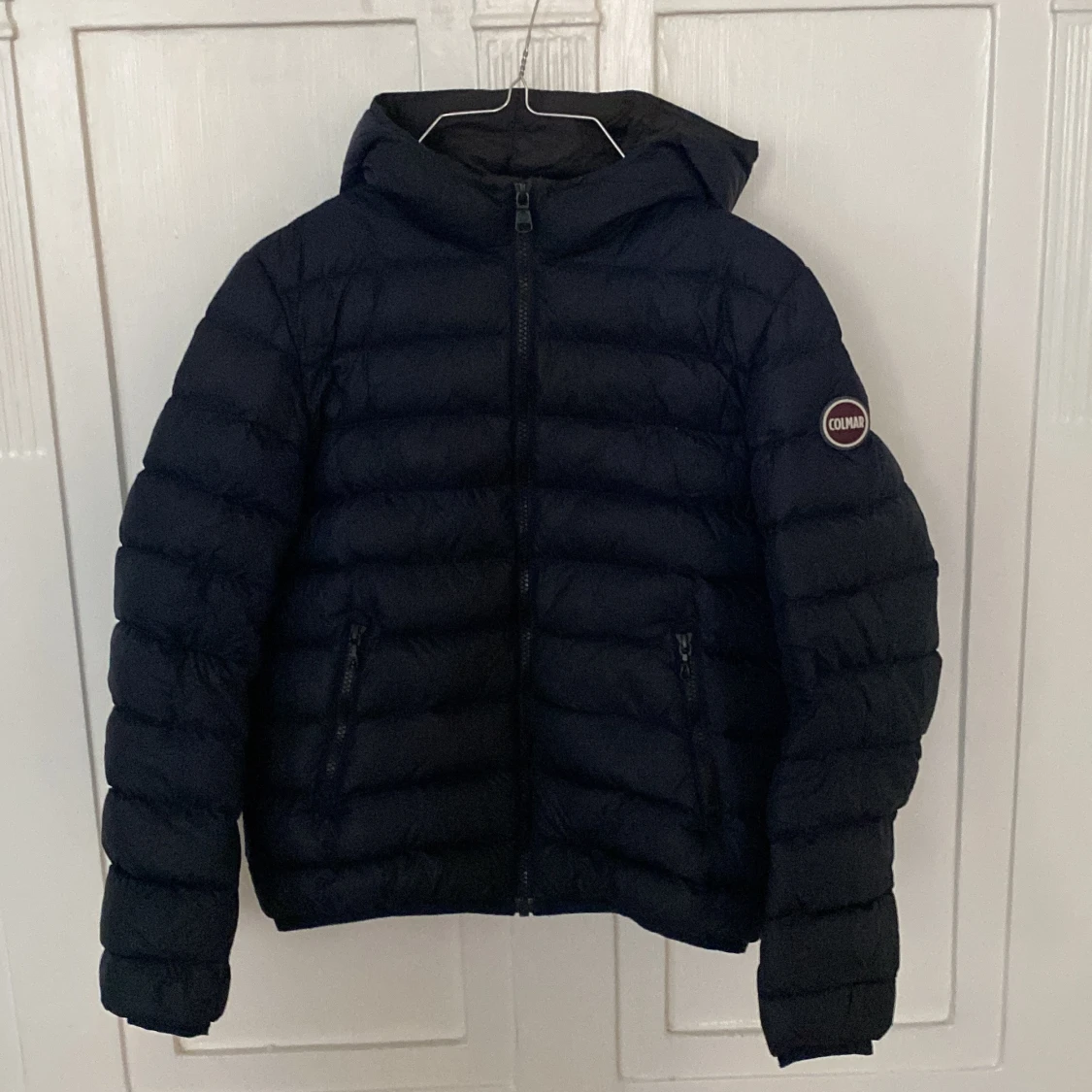 Mörkblå dunjacka från Colmar