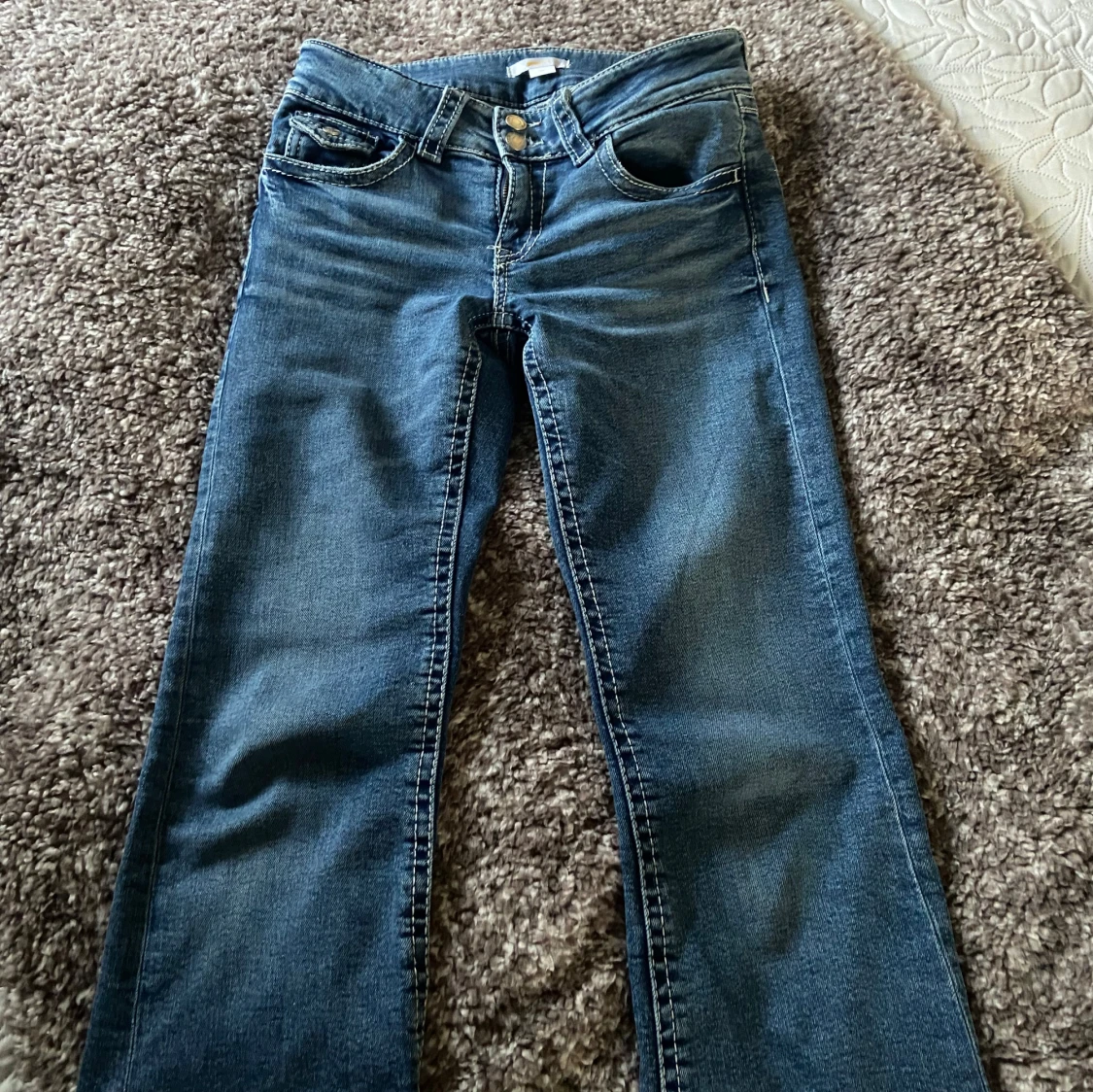 Low waist bootcut jeans