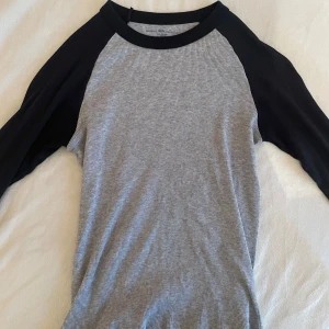 Långärmad top - Jättefin långärmad tröja från brandy i ett fint tjockare material. Jättevarm o mysig! Nyskick💕💕