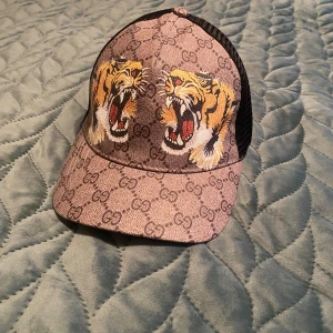 Keeps - Säljer denna heta keepsen till riktigt billigt pris för jag inte längre vill ha den. 