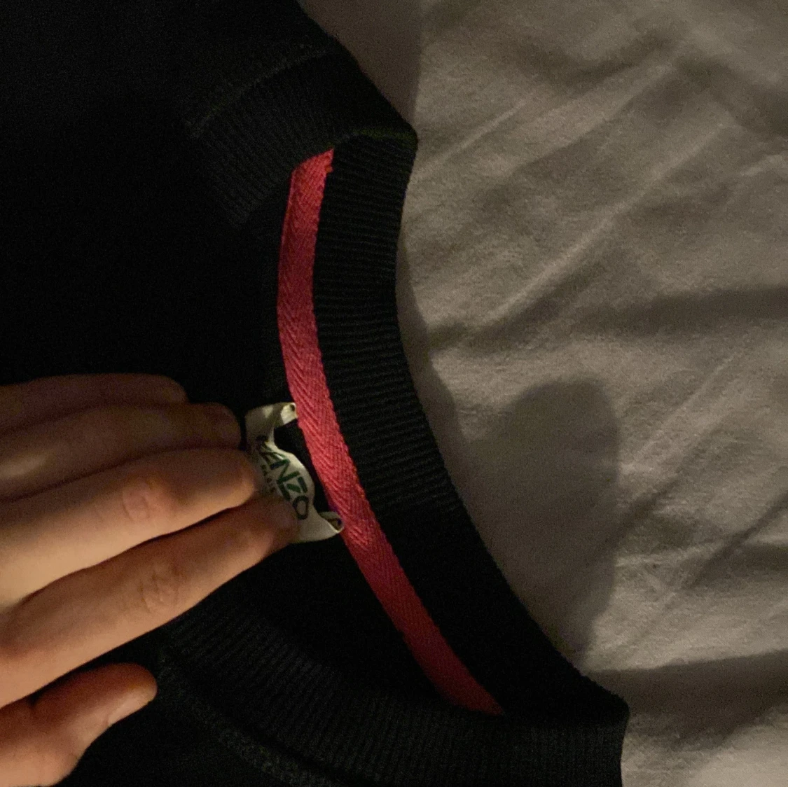 Svart tröja med tigerbroderi från Kenzo - 93