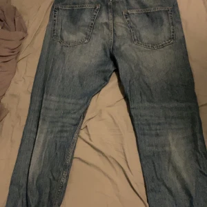 Jeans 33/34 - Jeans storlek 33/34 väldigt sköna och har en regular passform, liknar levis 501 i passform