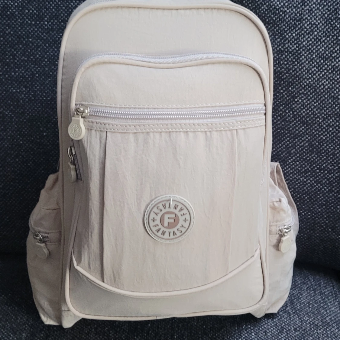  Helt ny Beige ryggsäck från Fantasy Sports