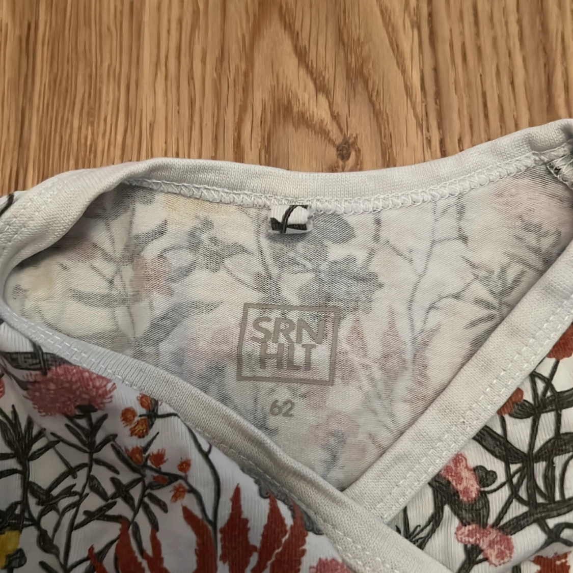 Blommig omlottbody från SRN HLT - 91