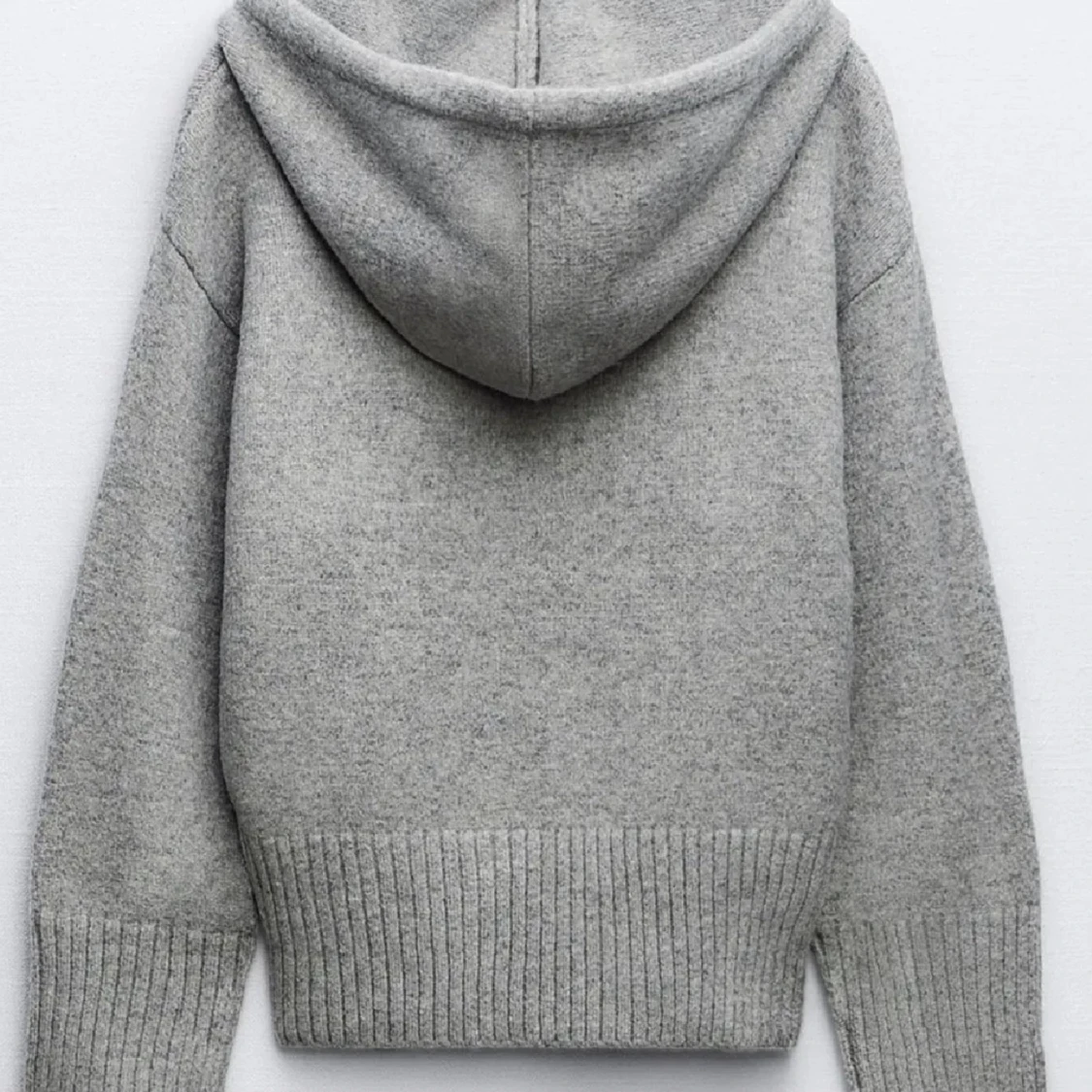 Grå hoodie från Zara - 90