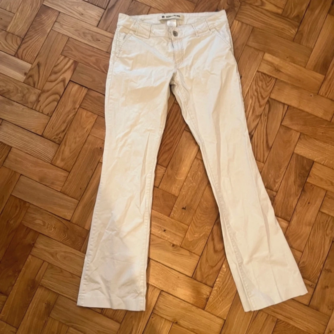 Beige byxor från GAP - 90