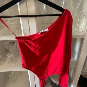 Topp från NA-KD  - Röd Topp 🥰
