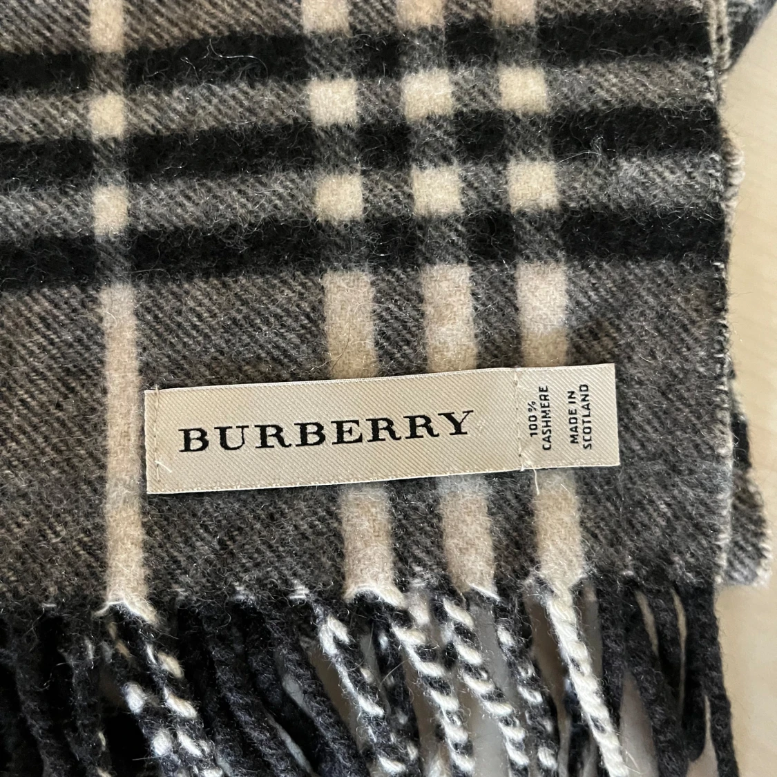 BURBERRY HALSDUK  - 92