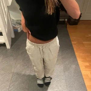 Linnebyxor - Jättefina helt oanvända linnebyxor ifrån h&m med raka ben 🎀