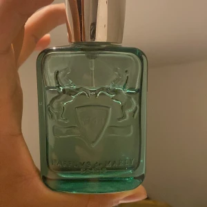 Parfums de marly greenley  - Riktigt fin doft, mängd ser ni enligt bild. Skulle säga runt 56-60ml