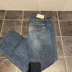 Dondup Jeans i w31  Riktigt schysta jeans i fint skick!  Mitt pris 750kr