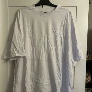 Urban classics tshirt - En lite större T-shirt, i Stl L