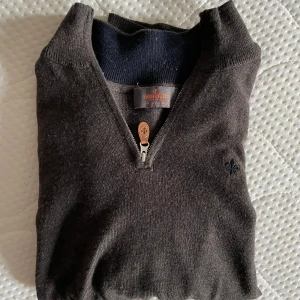 Morris Half-Zip - Riktigt fin Morris Half-Zip. 100% merino! Jättebra skick inte använd mycket alls. Skriv gärna om du har frågor, pris kan diskuteras.