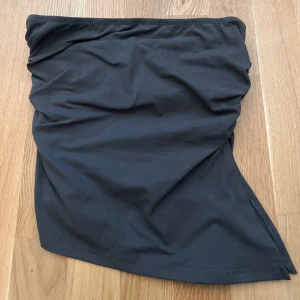 Grå croptop  - använd fåtal gånger, bra skick