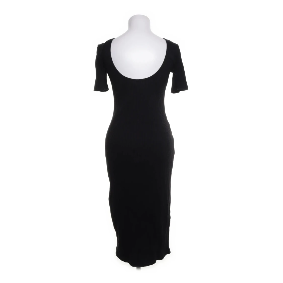 Svart ribbad klänning  - 90