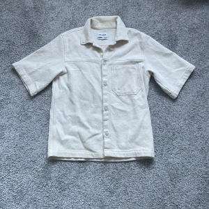 Flanellskjorta - Flanellskjorta i bra skick och storlek XS. Om ni har frågor är det bara att kontakta mig.