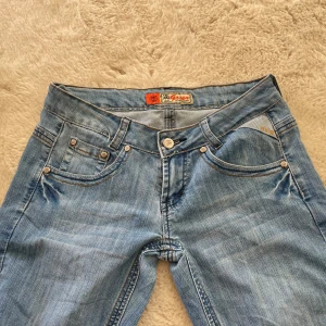 Lågmidjade jeans - Säljer dessa skitcoola jeans! ❤️❤️