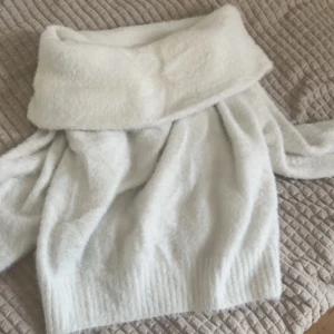 Jätte fin, har haft på mig den en gång💗 - Har en jätte fin och skön material. Den ser dålig ut på mig men ja hoppas den ser fin på er💗