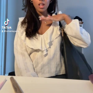 härligt vit blus  - köpt i Grekland🍷🫐🙌🏻