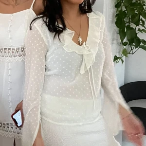 Vit blus⚡️⚡️ - snygg härlig festblus🌻🌻 