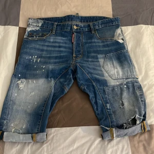 Dsquared 2 shorts jeans  - Säljer mina shorts för att dom inte passar mig längre 