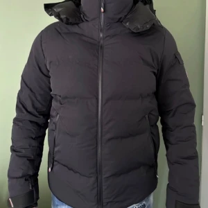 Vinter jacka  - Good condition, fit nice and warm for winter and Fall
