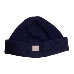 Acne Studios Mössa  - Säljer min fina Acne Studios mössa! Skick 8/10 och det billigaste priset på hela nätet! Nypris ca 1200!