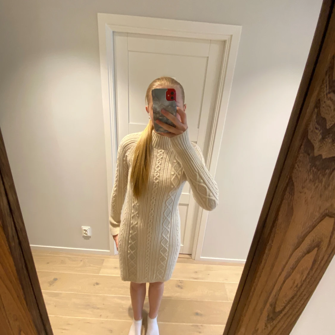 Beige stickad klänning från Zara