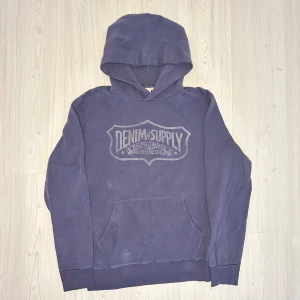 Denim and Supply hoodie  - Tja säljer nu denna blåa hoodien från Ralph Lauren:Denim & supply i strl M för endast 999kr! Pris är ej hugget i sten, hör av er i dm vid funderingar!