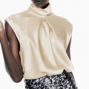 GULD TOPP - säljer en sjukt fin guldtopp som äe helt slutsåld💛