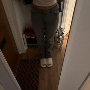 Jättefina jeans från Gina i mycket bra skicka och fin passform säljer pga fel stl - Mycket fina bra skick