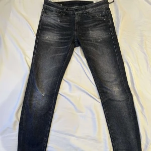 DONDUP - Skit snygga dondup jeans  Storlek 26  Så skulle rekommendera dom om man är 165 cm till 170 cm lång 