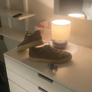 Vagabond skor - Strlk 42 men är lite större i storleken så passar även 43. Bra skick 7/10, och otroligt sköna. Nypris 1300kr och mitt pris 500kr. Funkar att pruta.